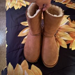 Woman’s Uggs 