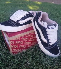 Woman vans shoes size 6 1/2