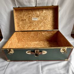 Vintage Concourse Green, Wood Steamer Trunk/ Storage Chest Measures Approximately 13in X 16in X 30in
