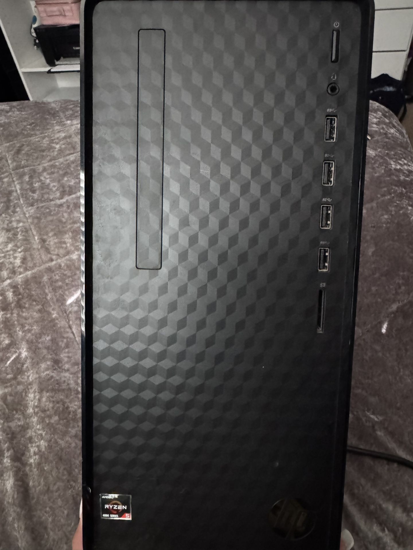 HP Desktop PC AMD Ryzen 5 - 12GB Memory 512GB SSD