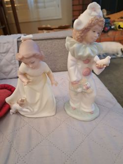 2 VINTAGE DASIA FIGURINES