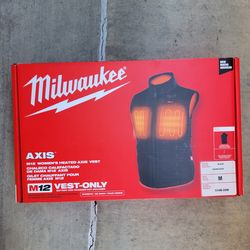 Milwaukee Women's Heated Axis Vest medium