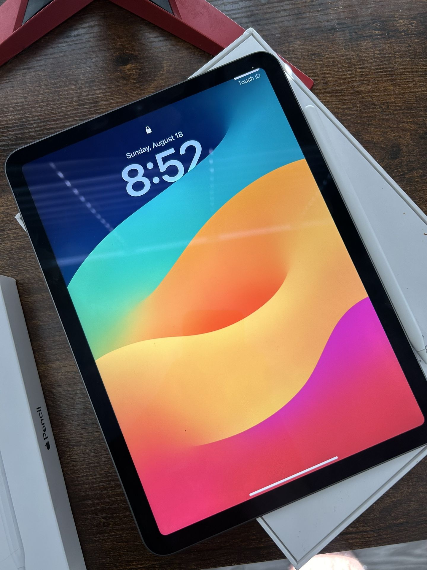 iPad Air 5th Gen 64GB w/ Apple pencil