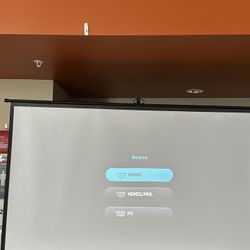  Model Screen Size Display Viewing Angle Screen Type BPS84-169-TSB 84 inch diagonal 16:9 Aspect Ratio 160° Tripod Projector Screen