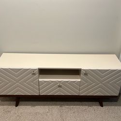 Tv stand up 70 inch tv