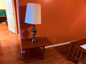 ALL FREE  End table, round side table