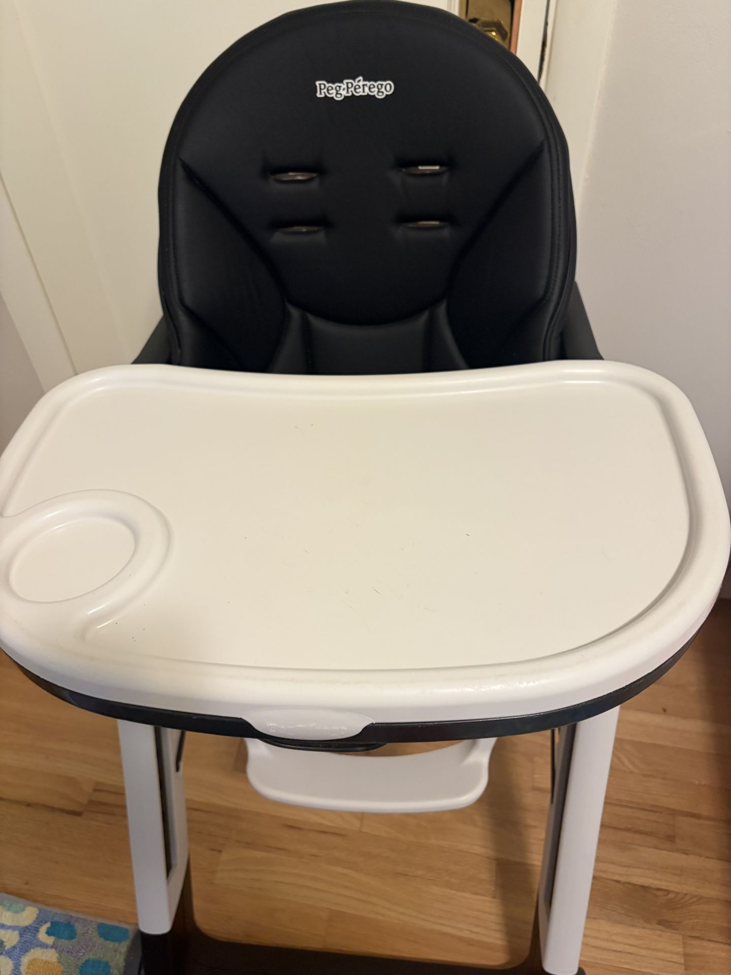 Peg Perego Siesta Multi-Functional Compact Folding High Chair-like new