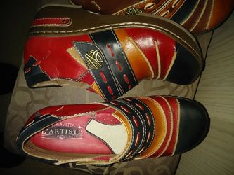 Like new Lartiste spring step shoes size 7 perfect condition paid 200 per pair. Asking 55 per pair