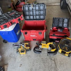 Dewalt And Milwaukee Tools