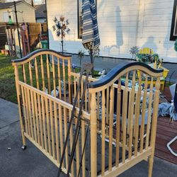 Baby Crib With Mattress 