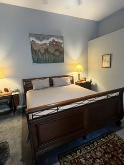 Elegant King Size Bedroom Set – Bed Frame, Dresser & Nightstand 