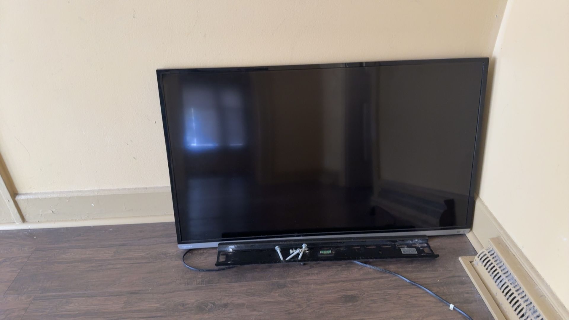 40" TOSHIBA Smart Tv