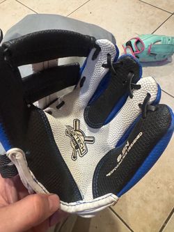 Size 8.5 Blue and White Franklin Baseball Glove