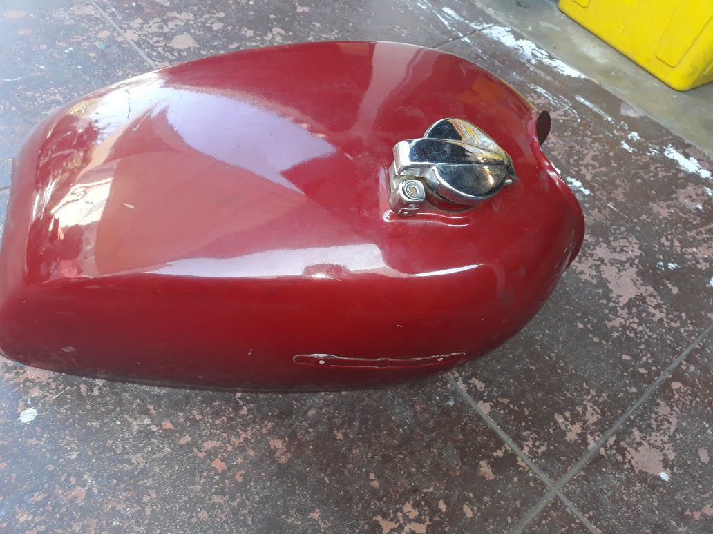 Honda CB550-CB500 tank with little rust and no dents