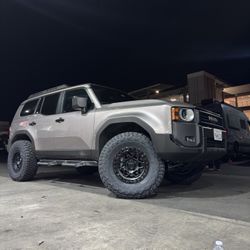King 2.5s W/ Adj For 25+ Land Cruiser Available