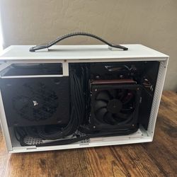 SFF DESKTOP PC / RTX 5070 OC 12 GB/ AMD Ryzen 5 9600X / 32GB DDR5