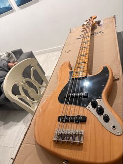 squirt jazz base fender