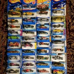 $30 For 40 Hot Wheels Or $1 Ea. GREAT STOCKING STUFFERS!