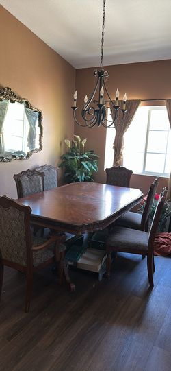DINING ROOM TABLE