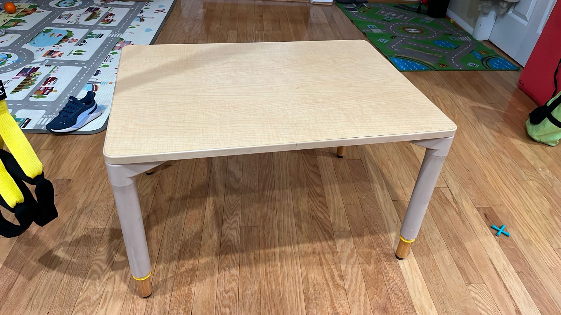 Community Brand Table