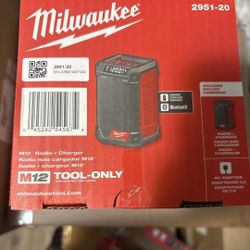 Milwaukee Bluetooth Radio Speaker 