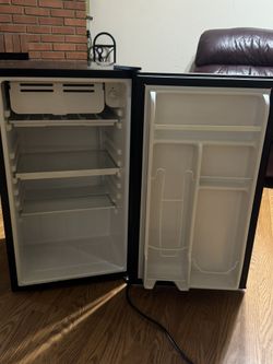 Mini Refrigerator With Freezer