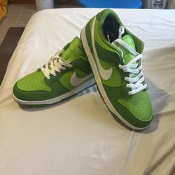 Nike Dunk Low Chlorophyll