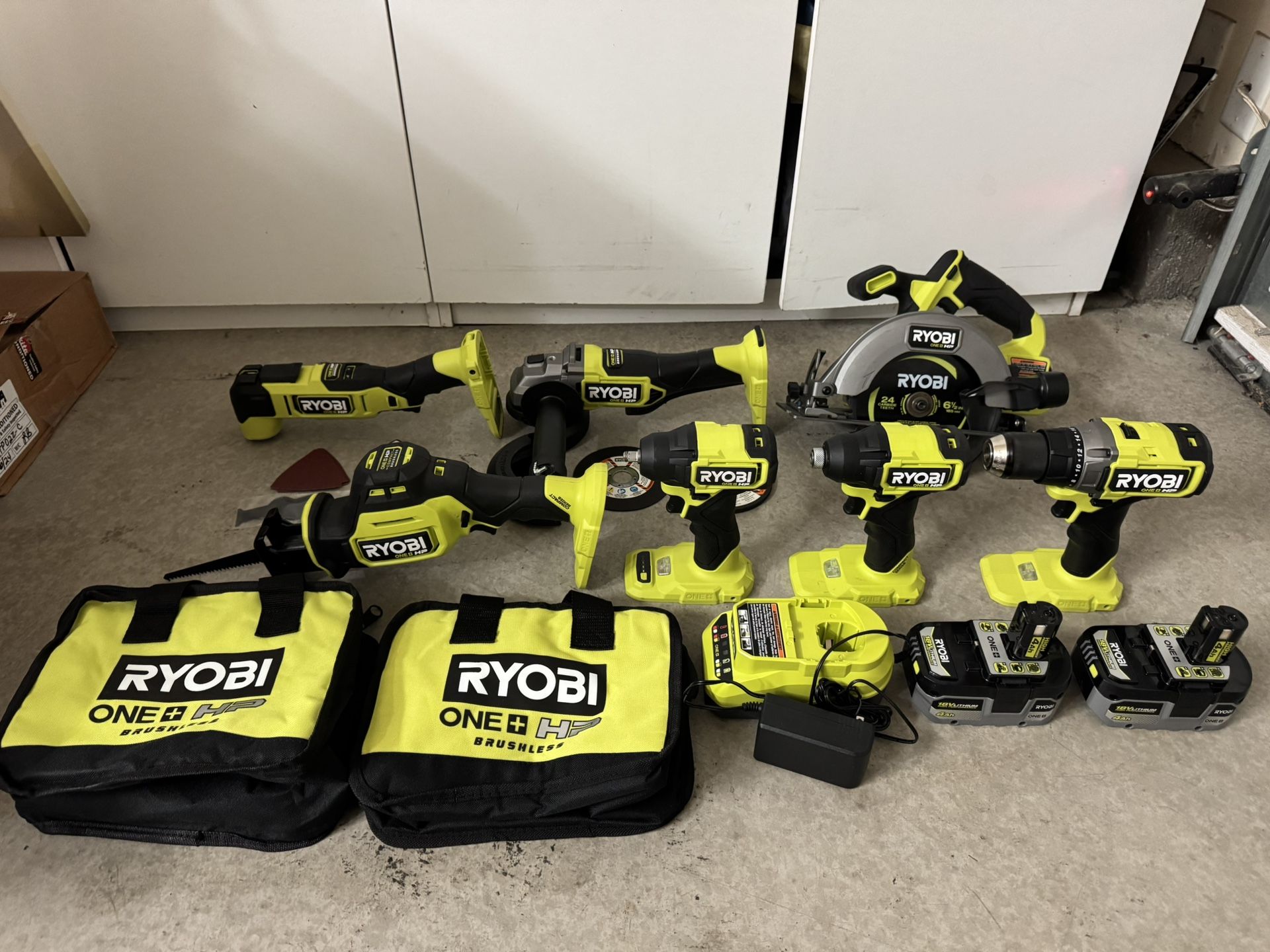 RYOBI ONE+ HP 18V Brushless Cordless 7-Tool Combo Kit with (2) 4.0 Ah HIGH PERFORMANCE Batteries