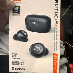 JBL Noice Cancelling Earbuds