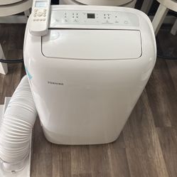 Toshiba Portable Air Conditioner With Remote And Drain Hose