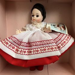 Madam Alexander Doll - Russia 574