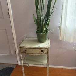Retro Side Table - $10
