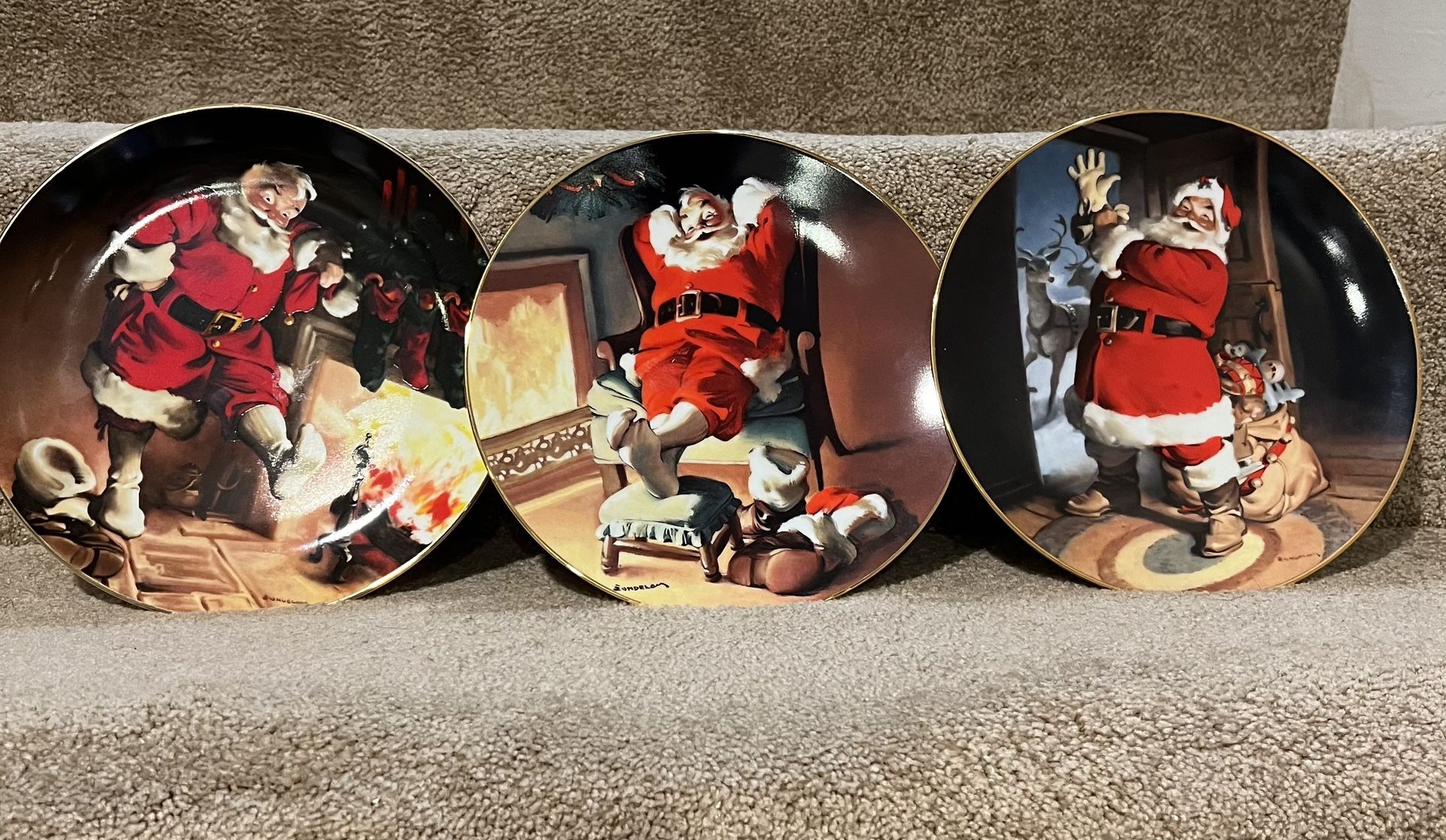 Knowles Hallmark lot of 3 Christmas Plates 1989, 91, 92 By the fire - On the Way-