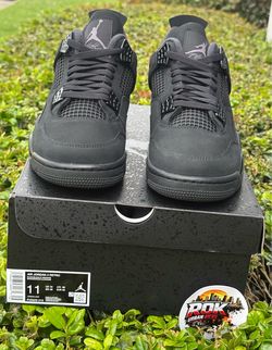 Air Jordan 4 “black cats” size 11