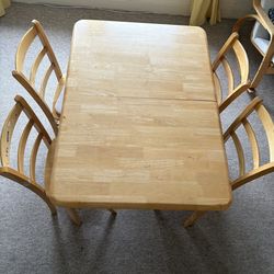 Extendable table (no chairs)