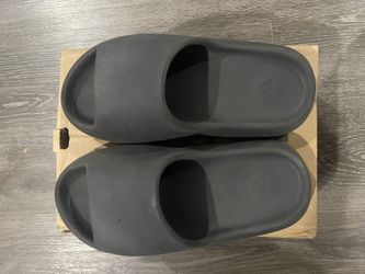 YeezySlides