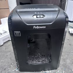 Slightly Used* PowerShred® 1200C Cross-Cut Shredder