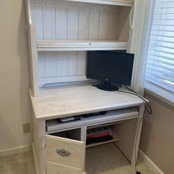 Bed Full And Matching Computer Desk Hutch