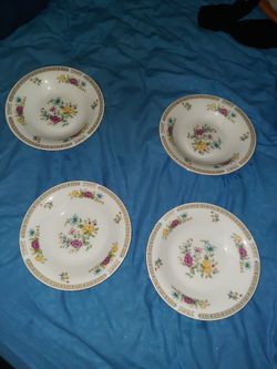 yung shen ling rose dinner plate