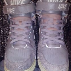 Nike Air Revolution Women's Sky Hi