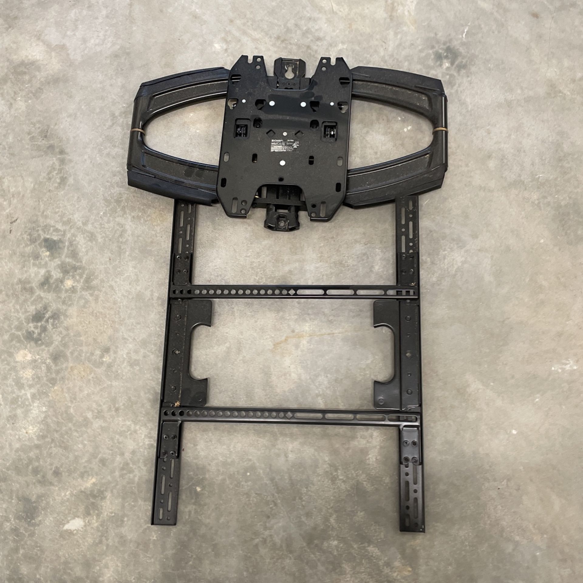 TV mount: Chief For 32”-65” TV