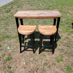 Bar Table With 2 Stools