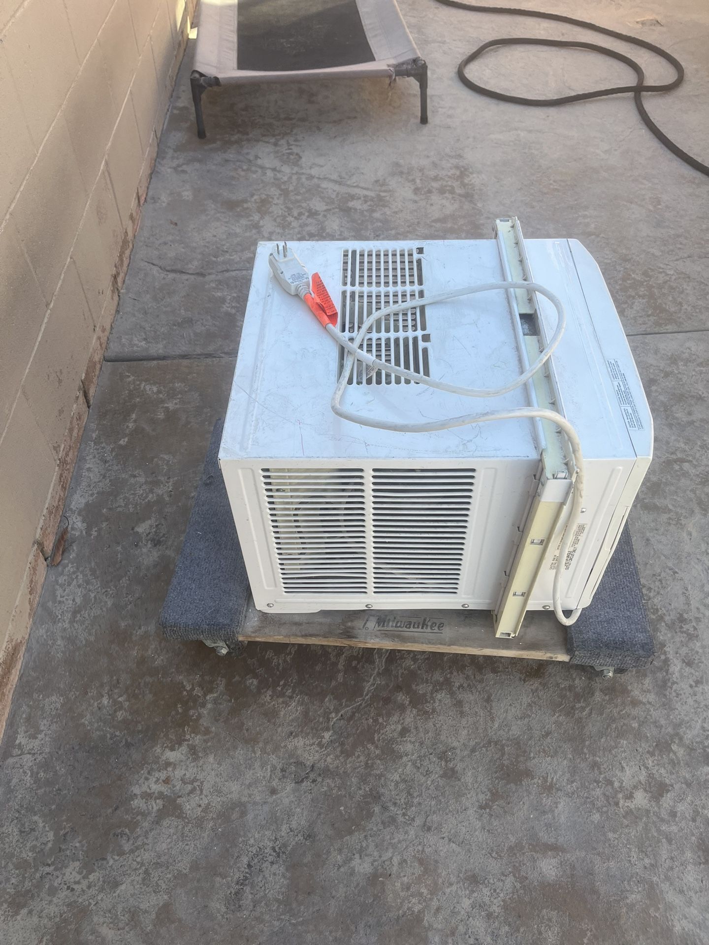 Air Conditioner In A Very Good Condition