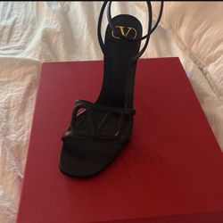 Authentic Valentino Heels/ Sandals 