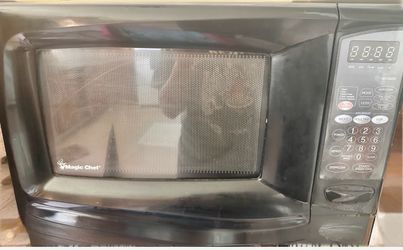 Magic Chef Black Countertop Microwave