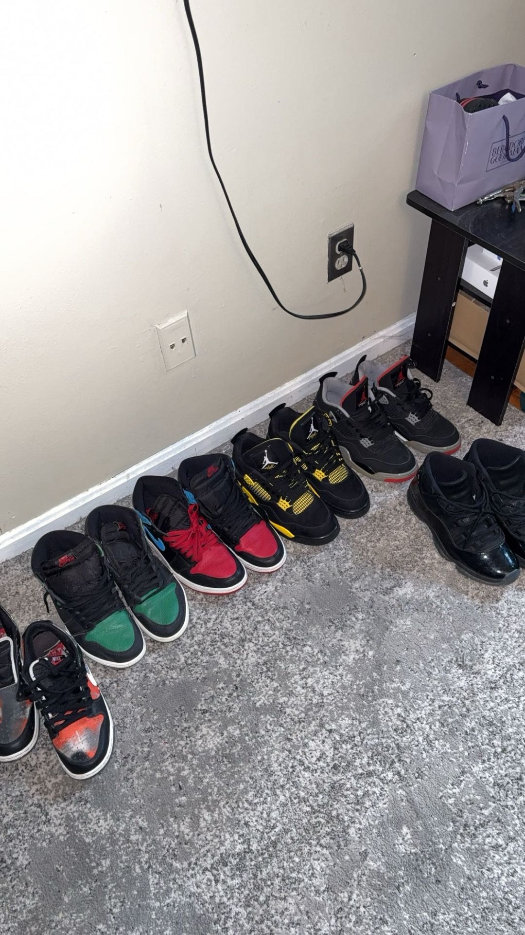 Size 9-9.5 Lmk ! Cash Only