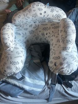 Breastfeeding pillow