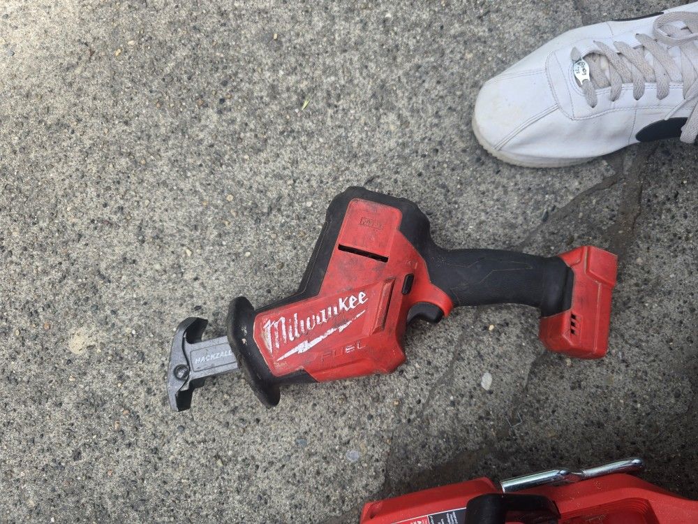 Milwaukee Hachsaw