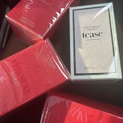 Victoria Secret Bombshell Perfume 