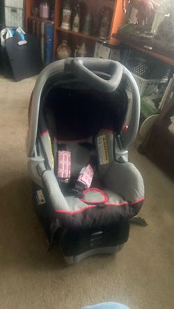 Baby trend car seat price 25$. Pick up. E.  Side.  Tacoma